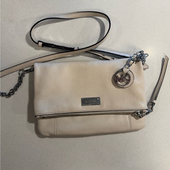 Multiple brands/purses - Picture 10 of 11